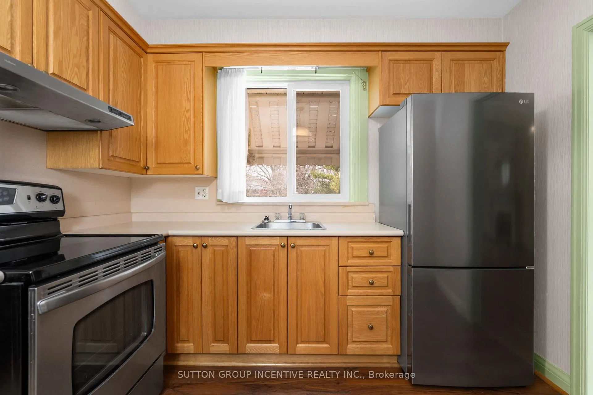 Photo 15 of 6 Kingsmere Crescent, Scarborough, Scarborough Village — HOMEH