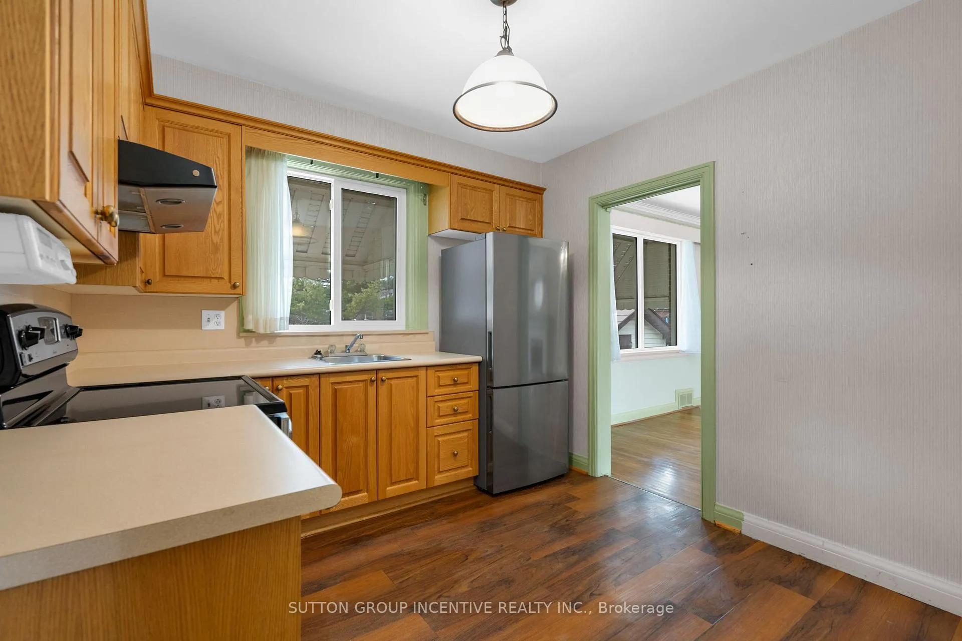 Photo 16 of 6 Kingsmere Crescent, Scarborough, Scarborough Village — HOMEH