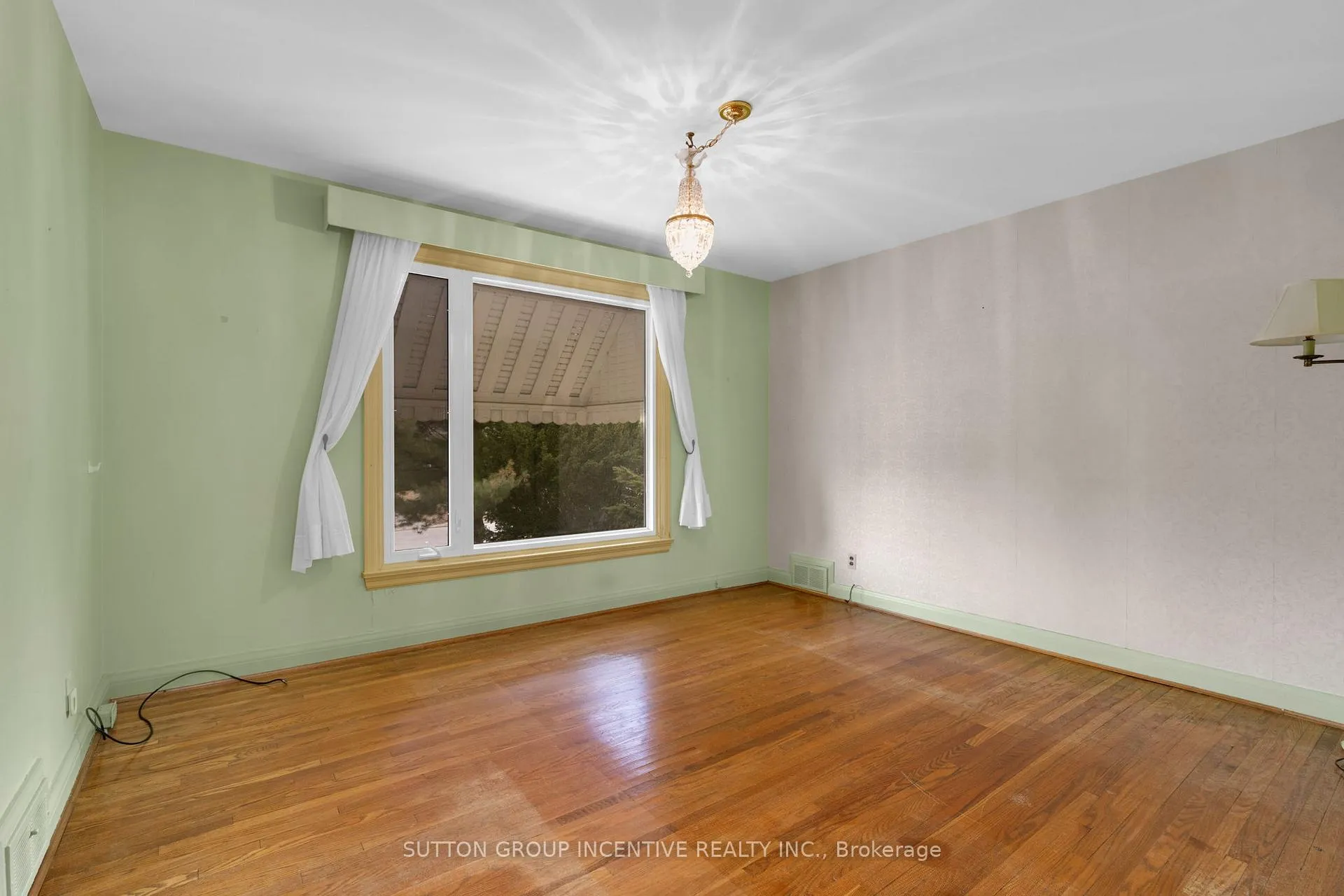 Photo 17 of 6 Kingsmere Crescent, Scarborough, Scarborough Village — HOMEH