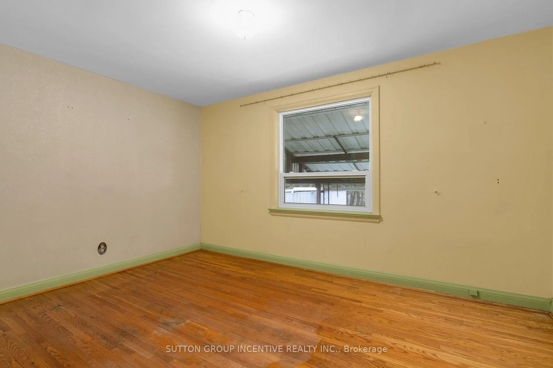 Photo 21 of 6 Kingsmere Crescent, Scarborough, Scarborough Village — HOMEH