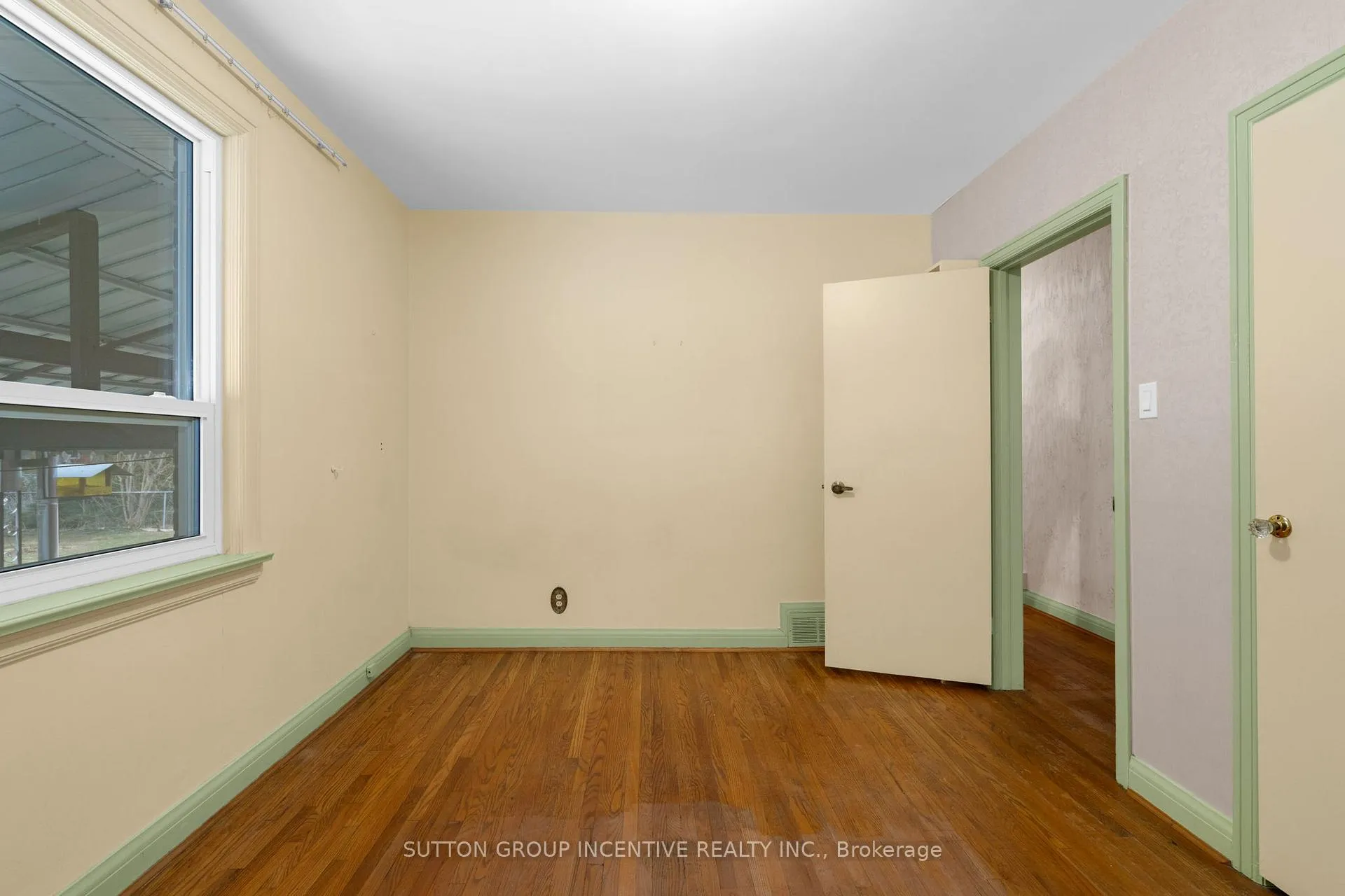 Photo 22 of 6 Kingsmere Crescent, Scarborough, Scarborough Village — HOMEH