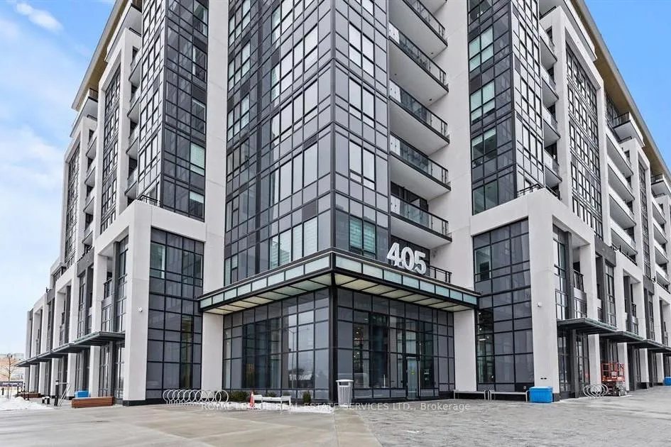 Front of Unit 101, 405 Dundas Street W