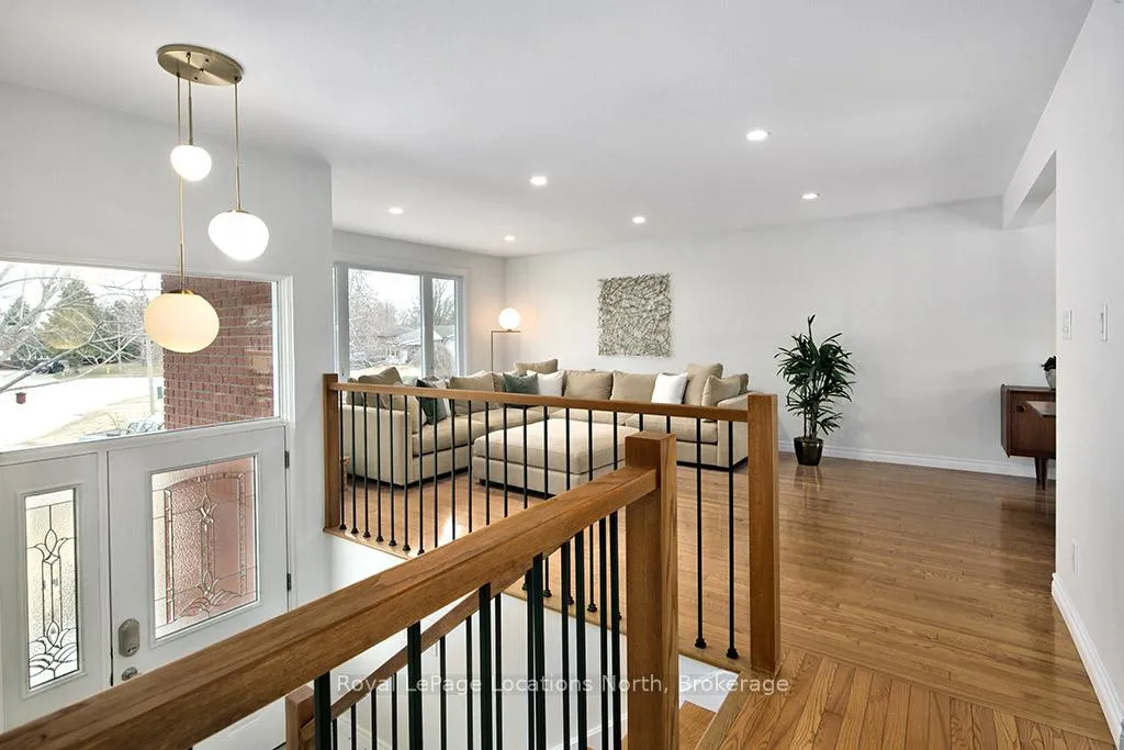 Photo 4 of 115 Applevale Court, Blue Mountains — HOMEH