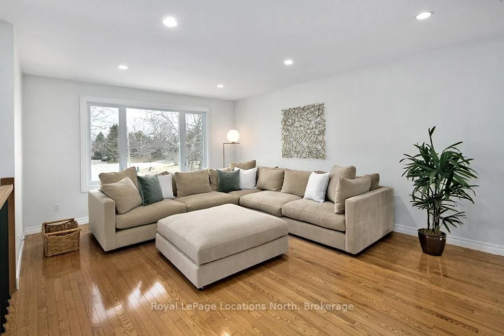 Photo 5 of 115 Applevale Court, Blue Mountains — HOMEH