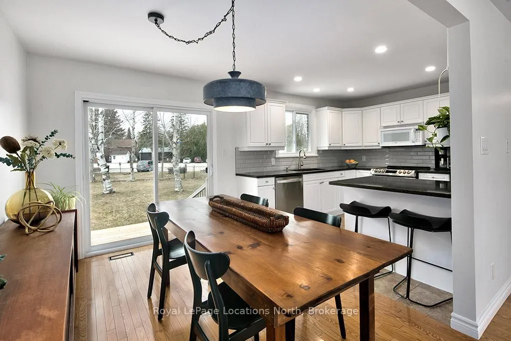 Photo 8 of 115 Applevale Court, Blue Mountains — HOMEH