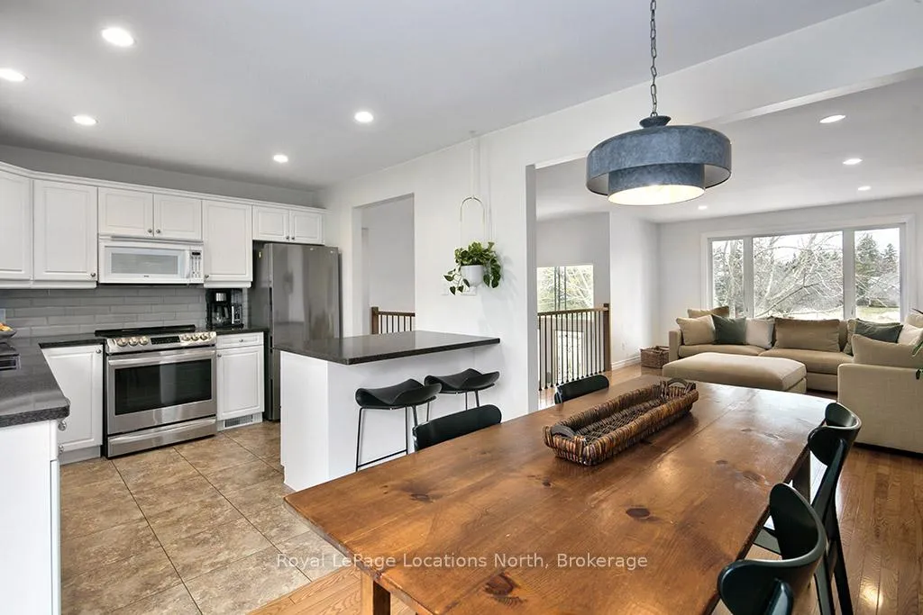 Photo 15 of 115 Applevale Court, Blue Mountains — HOMEH