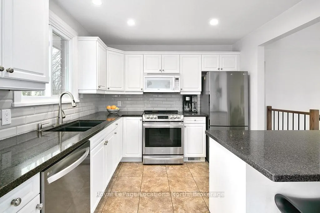 Photo 16 of 115 Applevale Court, Blue Mountains — HOMEH