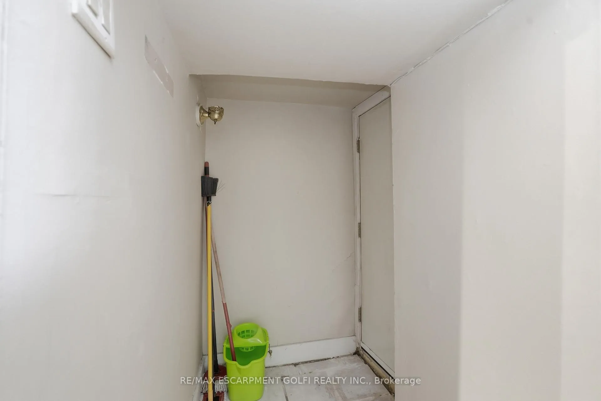 Photo 16 of 211 West Avenue N, Hamilton, Landsdale — HOMEH