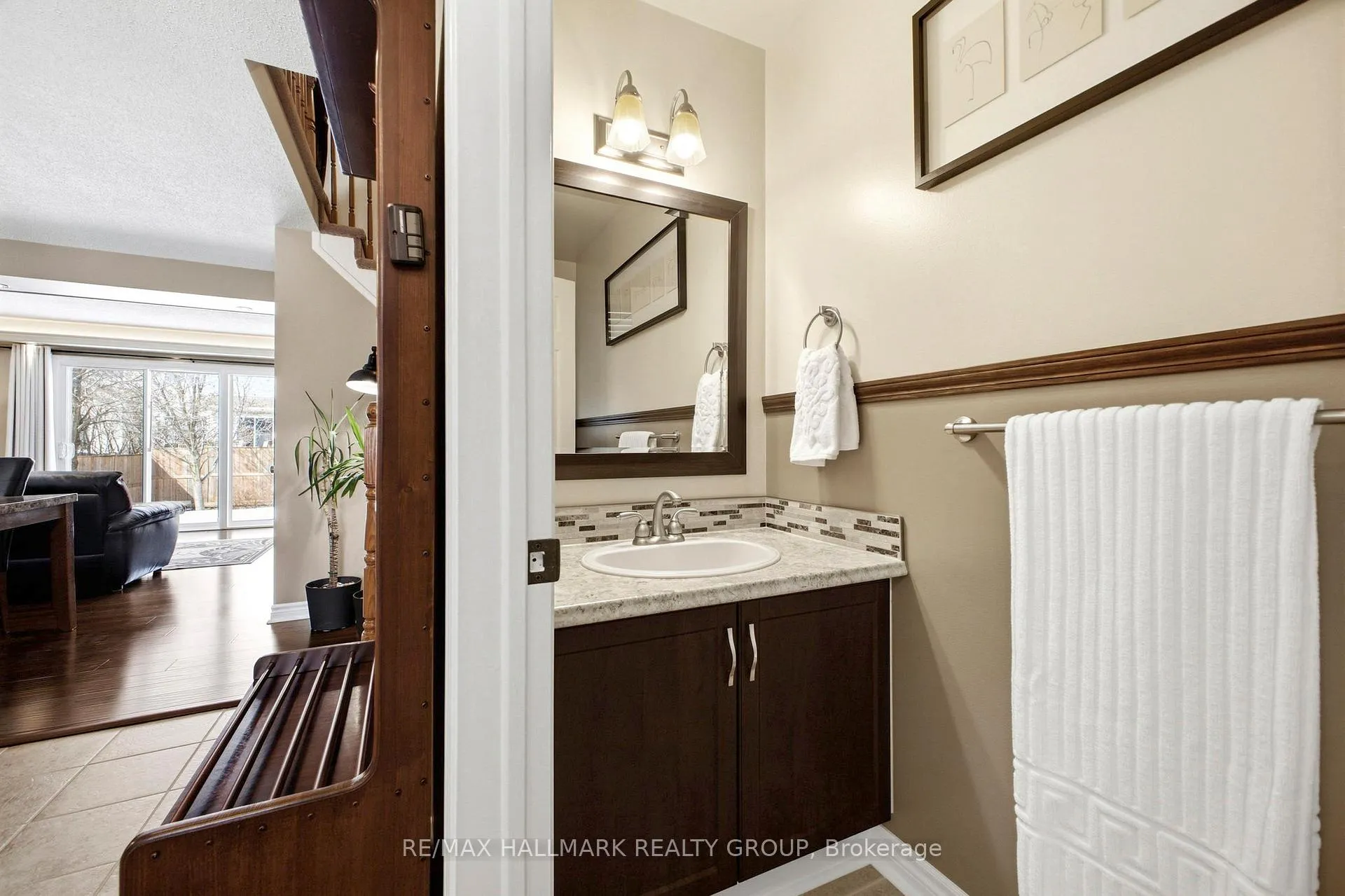 Photo 5 of 178 Equestrian Drive, Ottawa, Kanata - Bridlewood — HOMEH