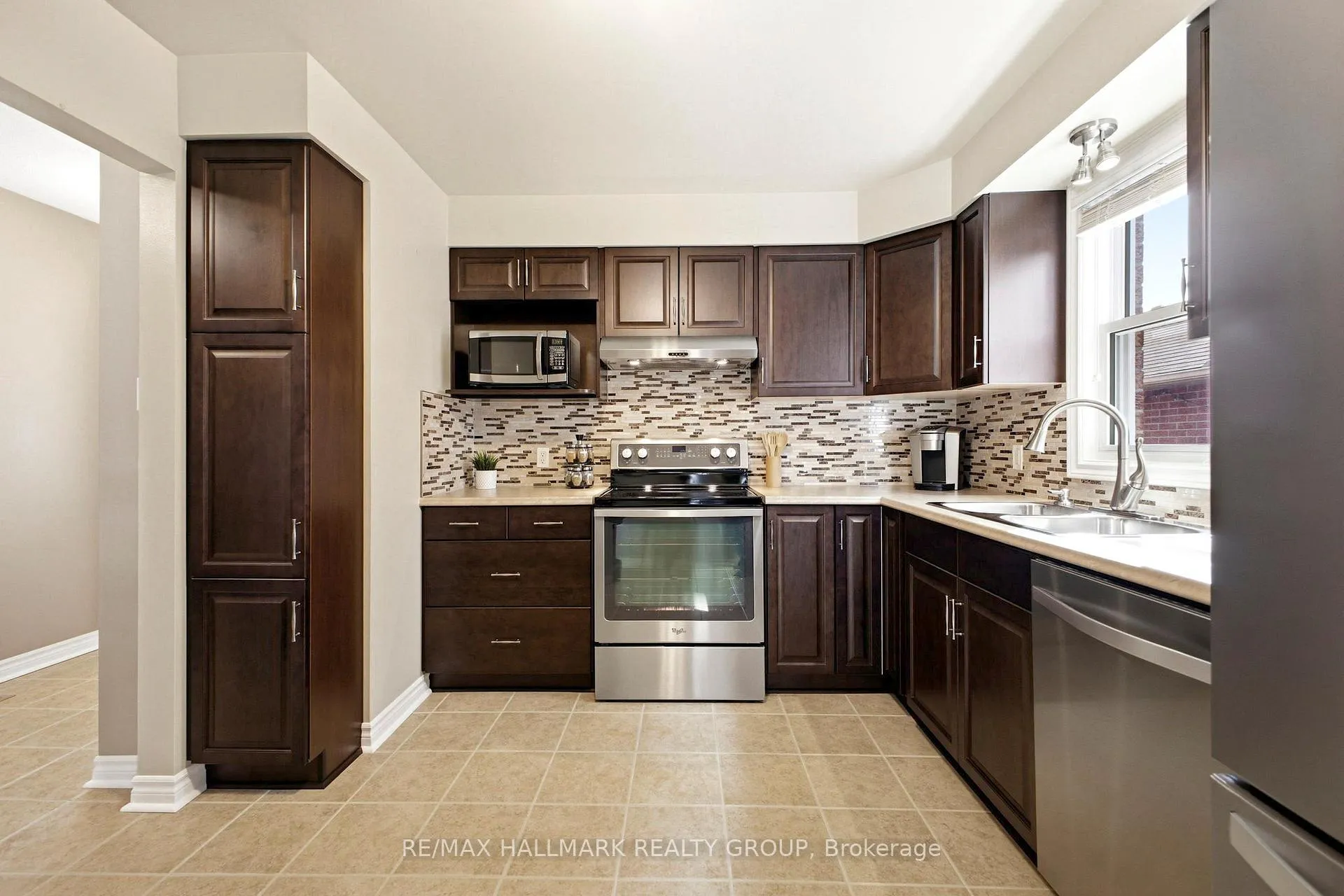 Photo 7 of 178 Equestrian Drive, Ottawa, Kanata - Bridlewood — HOMEH