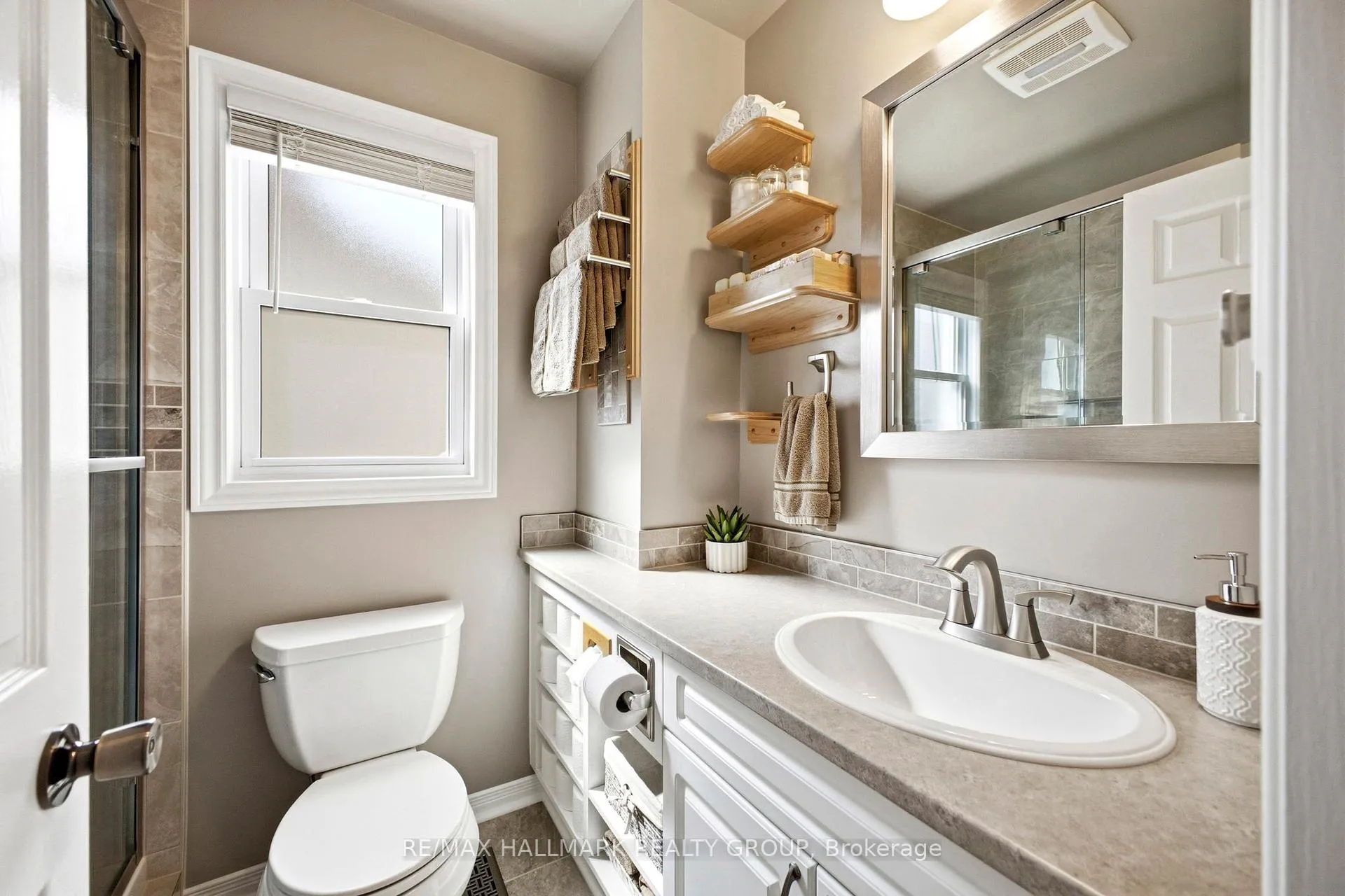 Photo 19 of 178 Equestrian Drive, Ottawa, Kanata - Bridlewood — HOMEH