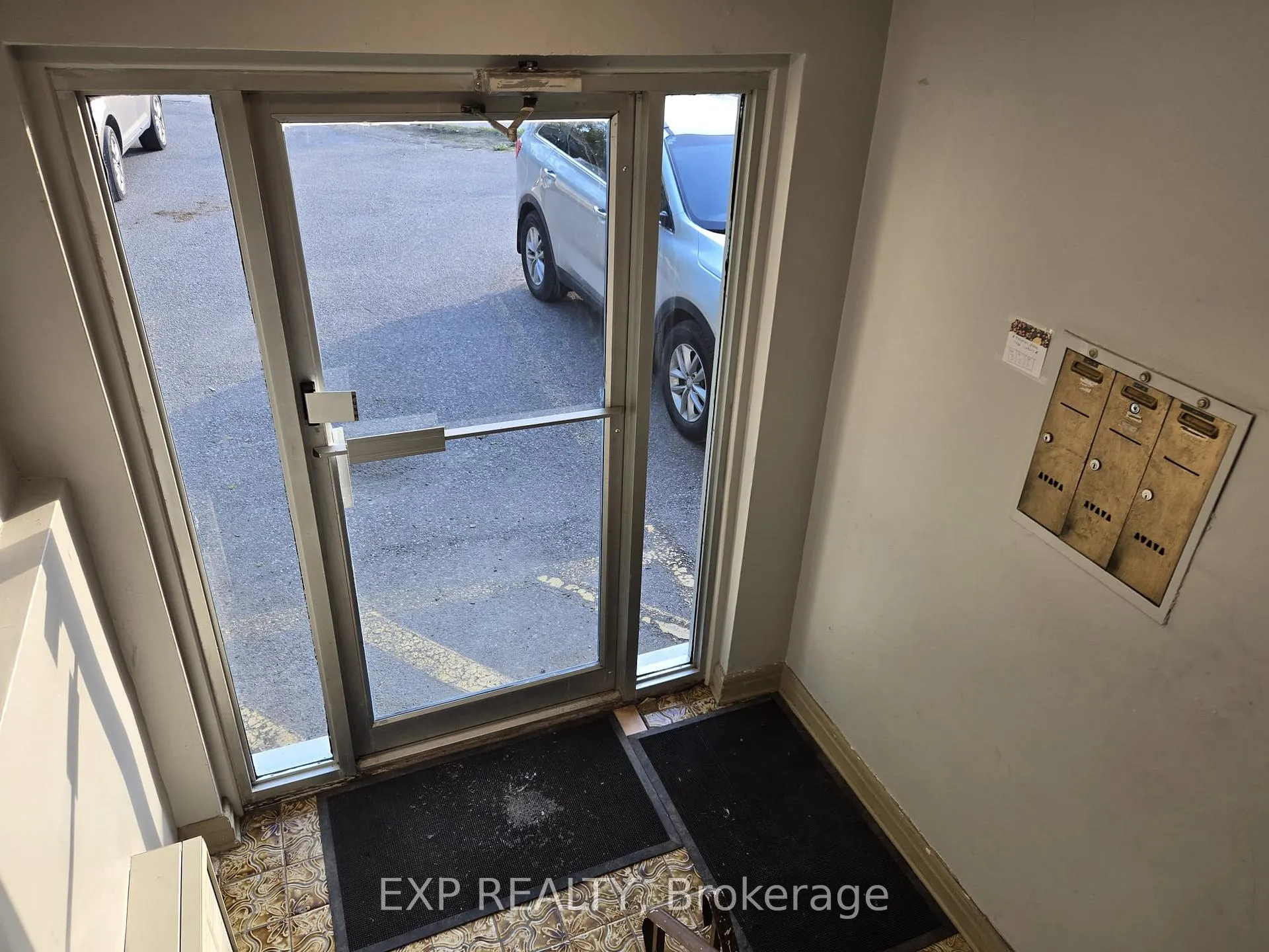 Photo 31 of 1119 Merivale Road, Ottawa, Carlington — HOMEH