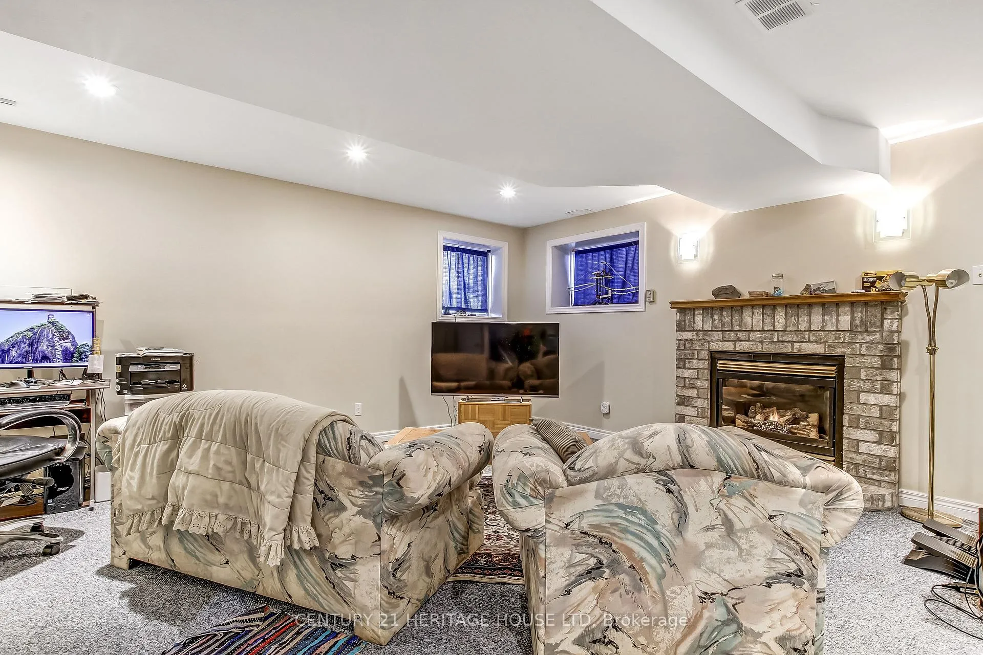 Photo 13 of 18 Hickory Boulevard W, Strathroy-Caradoc, SE — HOMEH