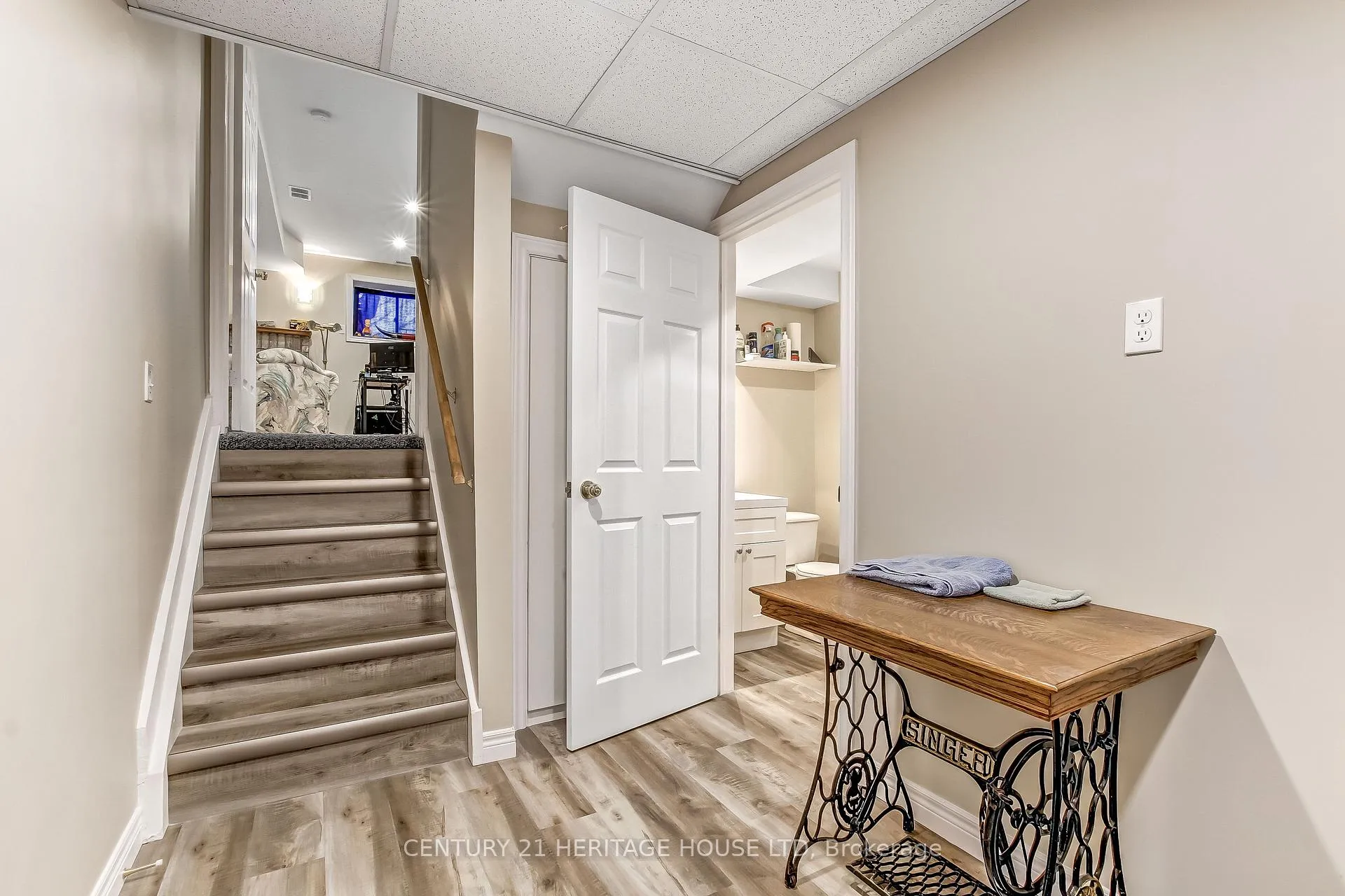 Photo 18 of 18 Hickory Boulevard W, Strathroy-Caradoc, SE — HOMEH