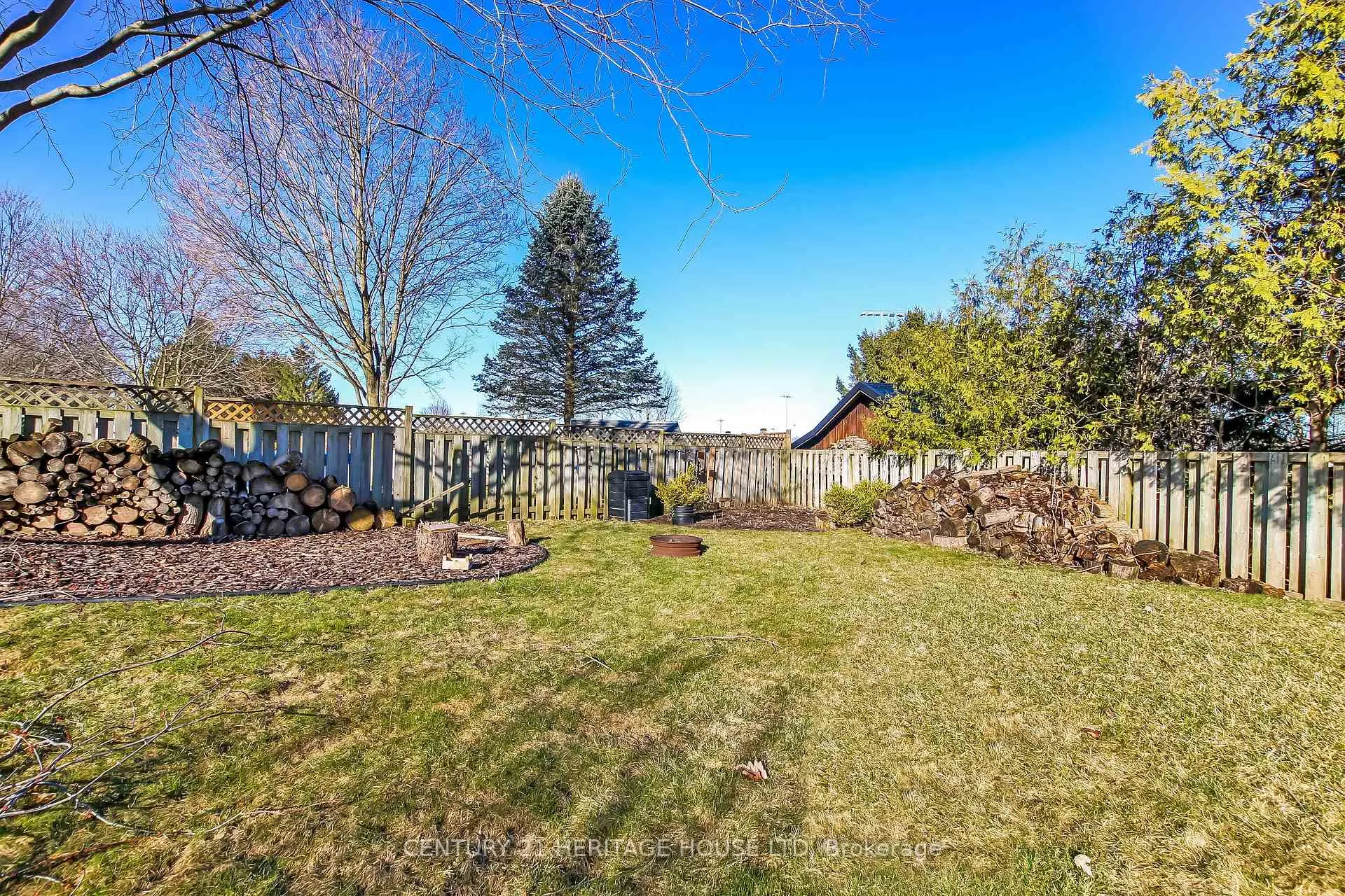Photo 19 of 18 Hickory Boulevard W, Strathroy-Caradoc, SE — HOMEH