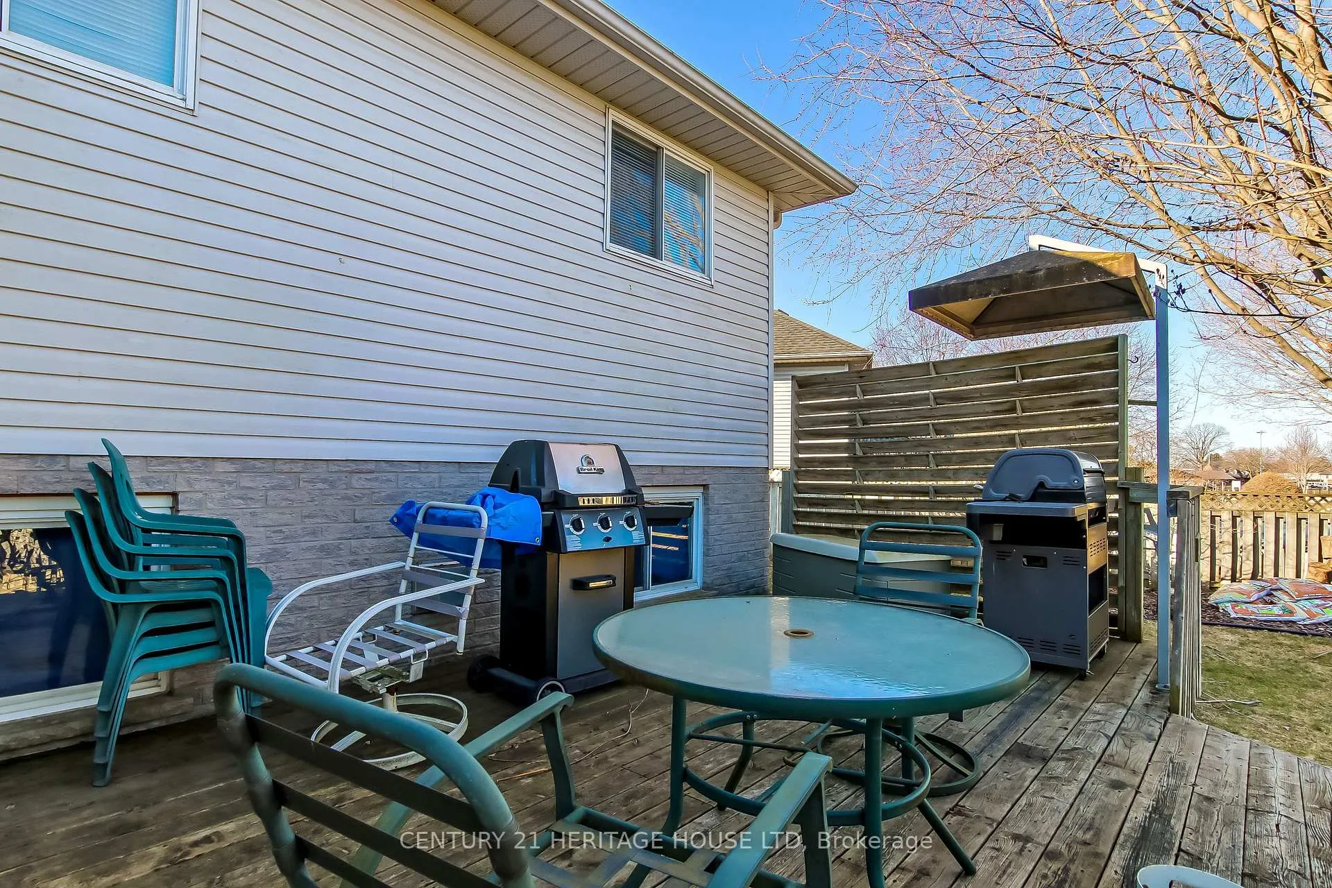 Photo 23 of 18 Hickory Boulevard W, Strathroy-Caradoc, SE — HOMEH