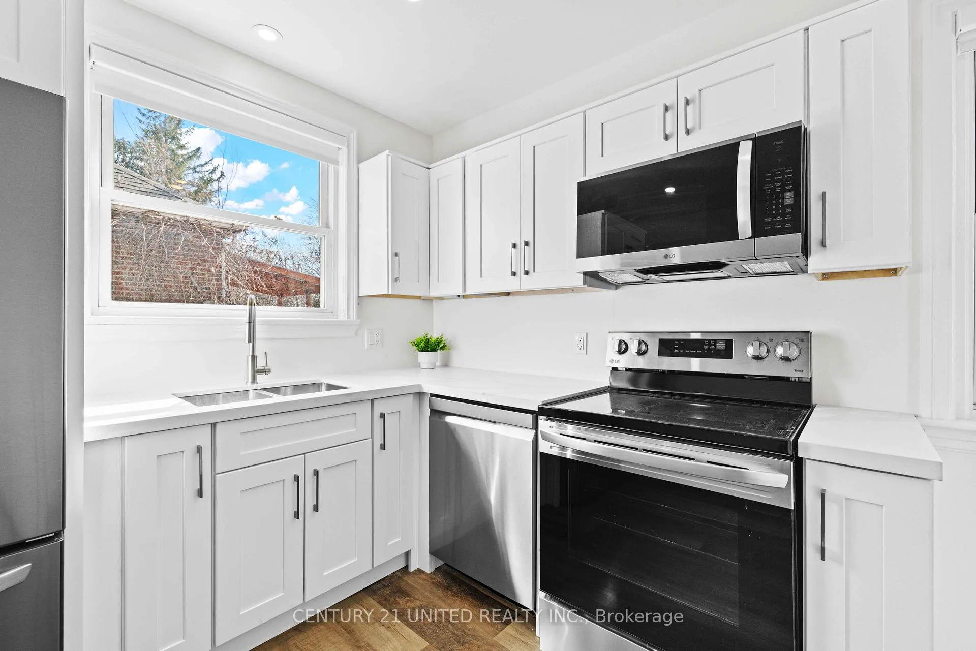 Photo 13 of 661 Rubidge Street, Peterborough, Town Ward 3 — HOMEH