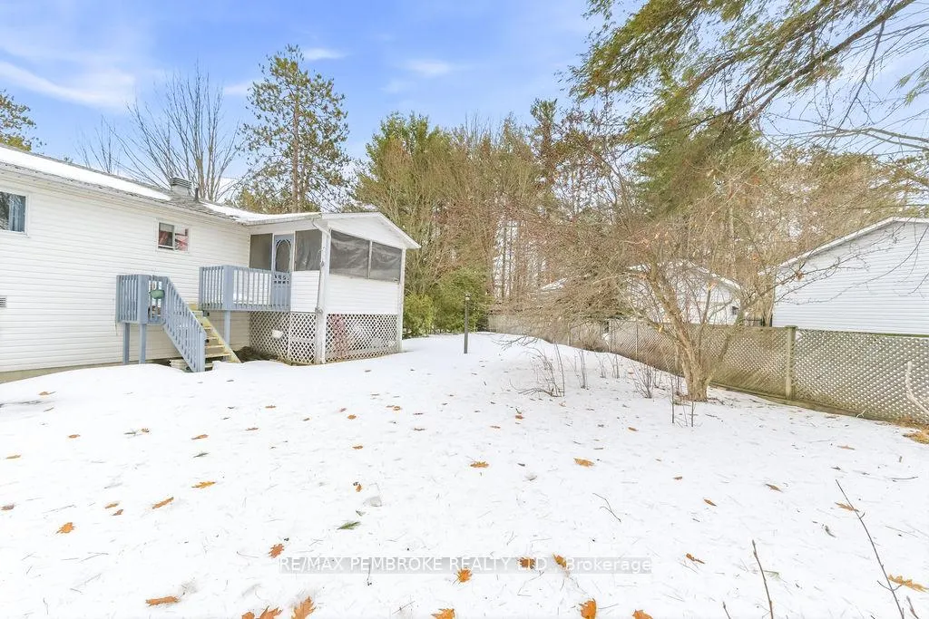 Photo 43 of 2 Blue Jay Way, Petawawa — HOMEH