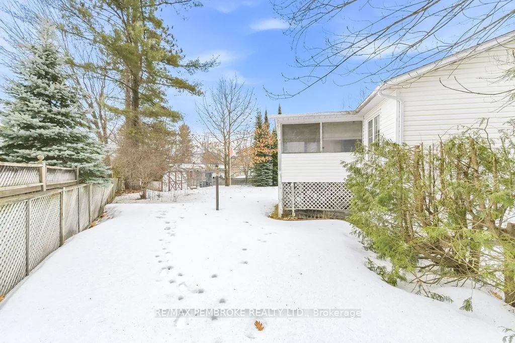 Photo 44 of 2 Blue Jay Way, Petawawa — HOMEH
