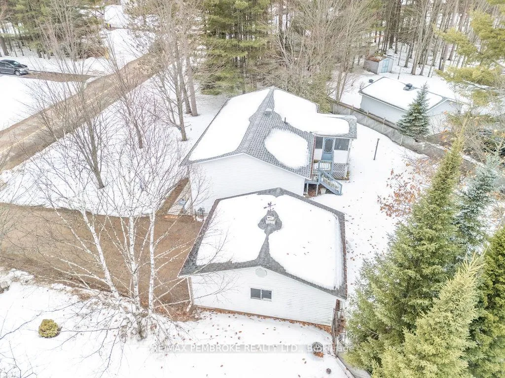 Photo 46 of 2 Blue Jay Way, Petawawa — HOMEH