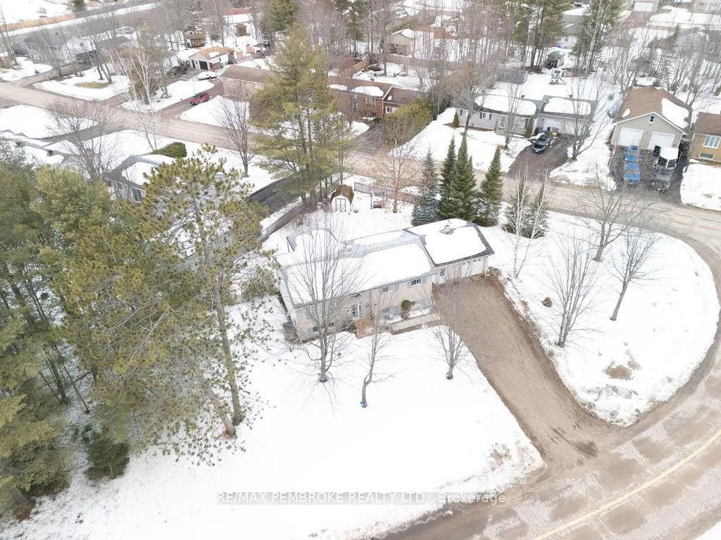 Photo 47 of 2 Blue Jay Way, Petawawa — HOMEH