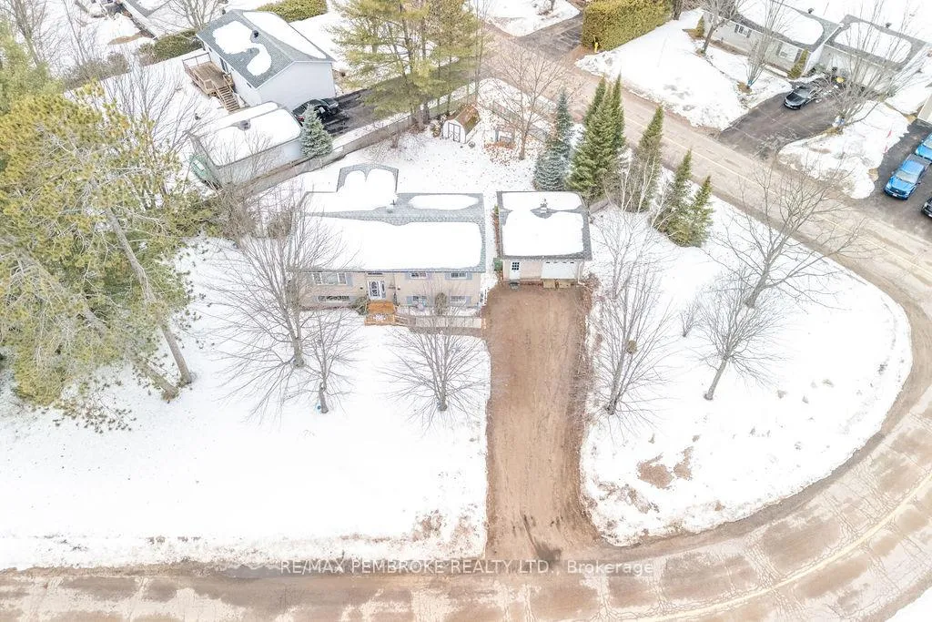 Photo 49 of 2 Blue Jay Way, Petawawa — HOMEH