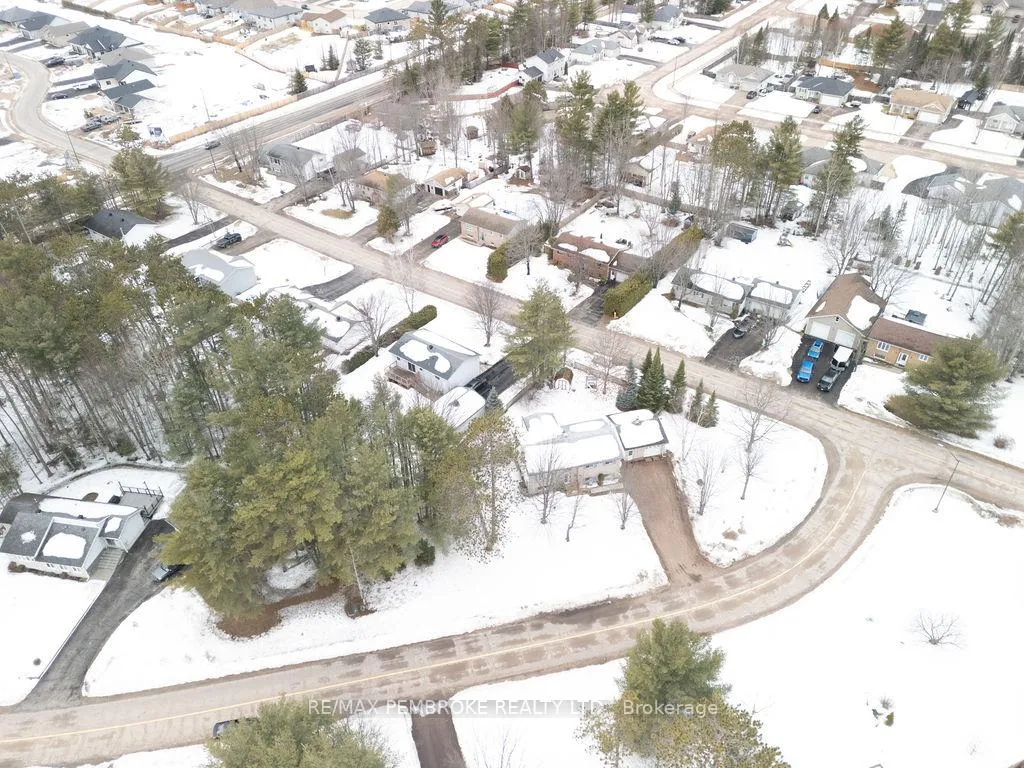 Photo 50 of 2 Blue Jay Way, Petawawa — HOMEH