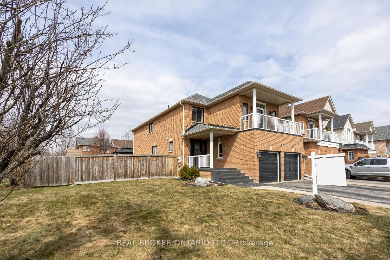 Photo 4 of 125 Hutton Place, Clarington, Bowmanville — HOMEH