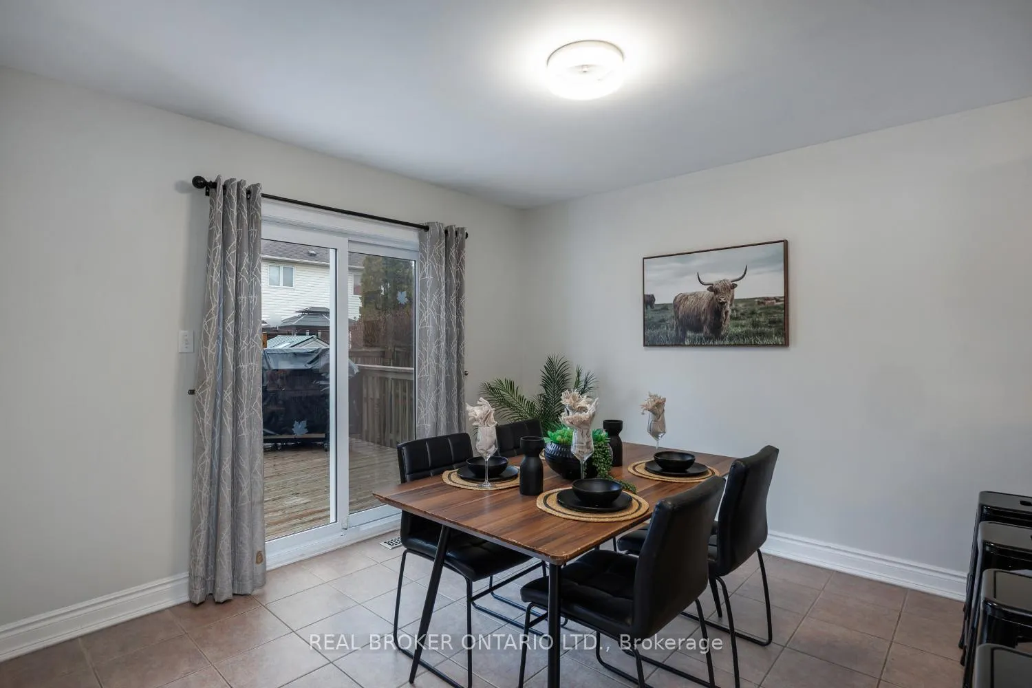 Photo 14 of 125 Hutton Place, Clarington, Bowmanville — HOMEH