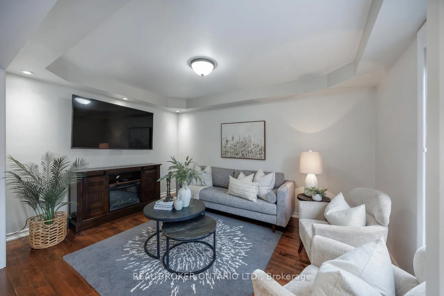 Photo 18 of 125 Hutton Place, Clarington, Bowmanville — HOMEH