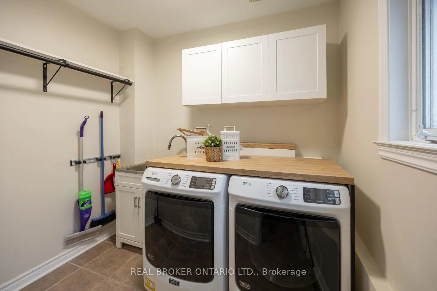 Photo 19 of 125 Hutton Place, Clarington, Bowmanville — HOMEH