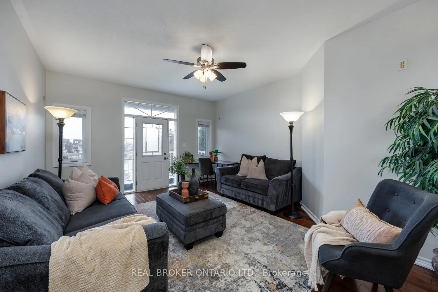 Photo 20 of 125 Hutton Place, Clarington, Bowmanville — HOMEH