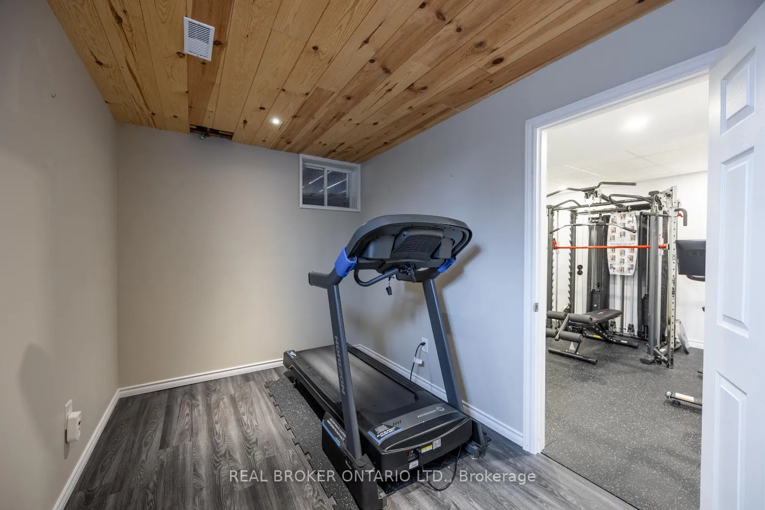 Photo 36 of 125 Hutton Place, Clarington, Bowmanville — HOMEH