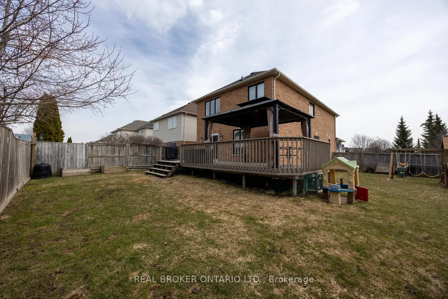 Photo 39 of 125 Hutton Place, Clarington, Bowmanville — HOMEH