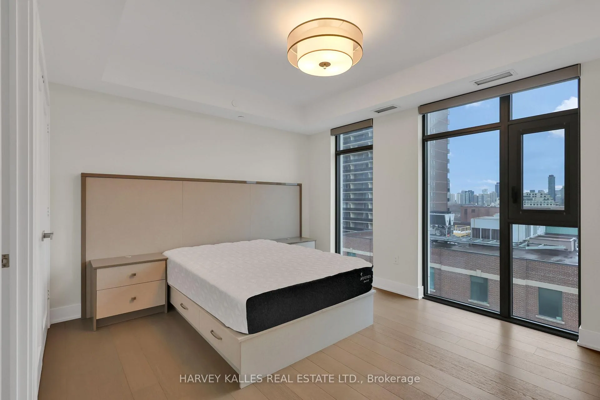 Photo 4 of Unit 504, 6 Jackes Avenue, Toronto, Rosedale-Moore Park — HOMEH