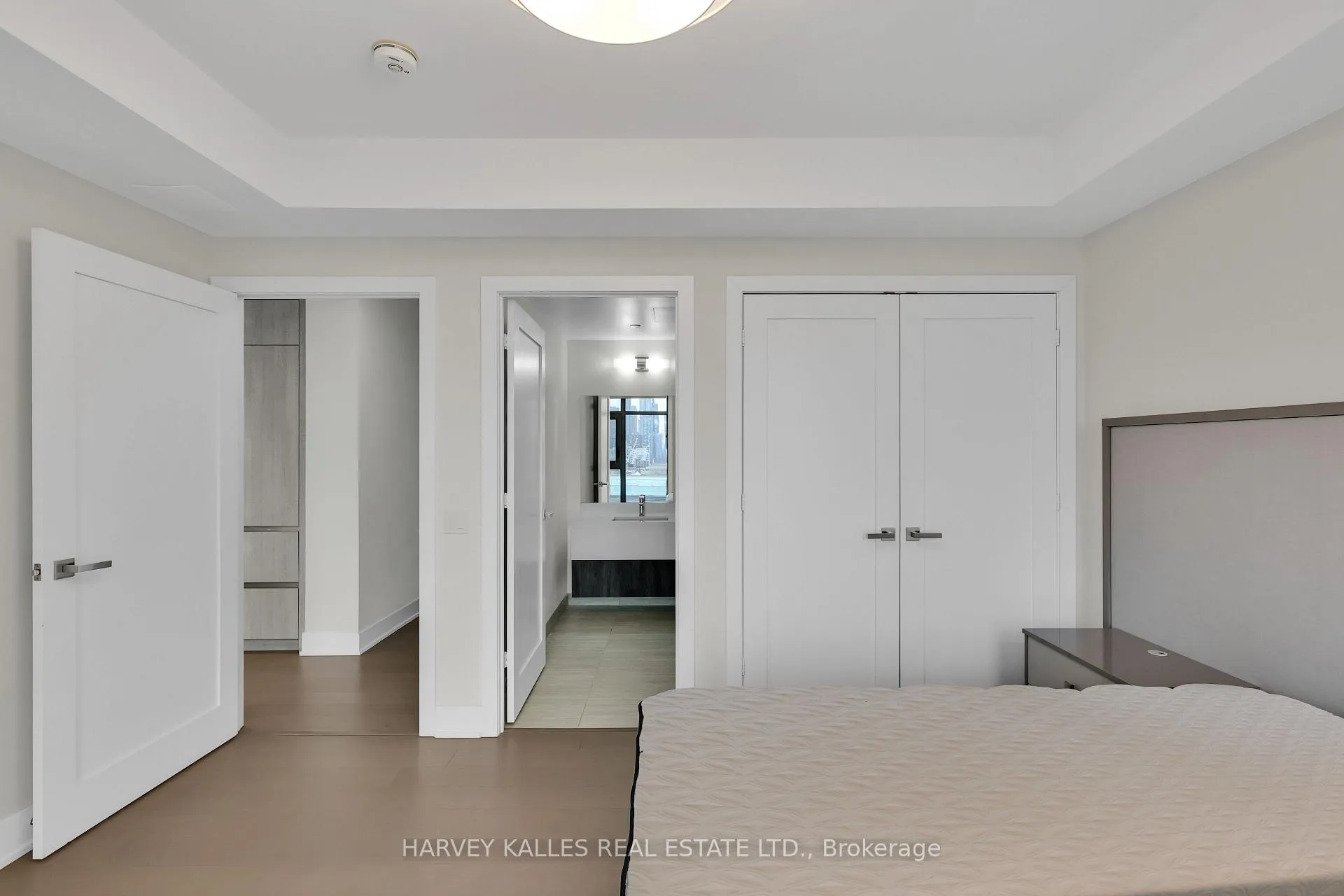 Photo 6 of Unit 504, 6 Jackes Avenue, Toronto, Rosedale-Moore Park — HOMEH