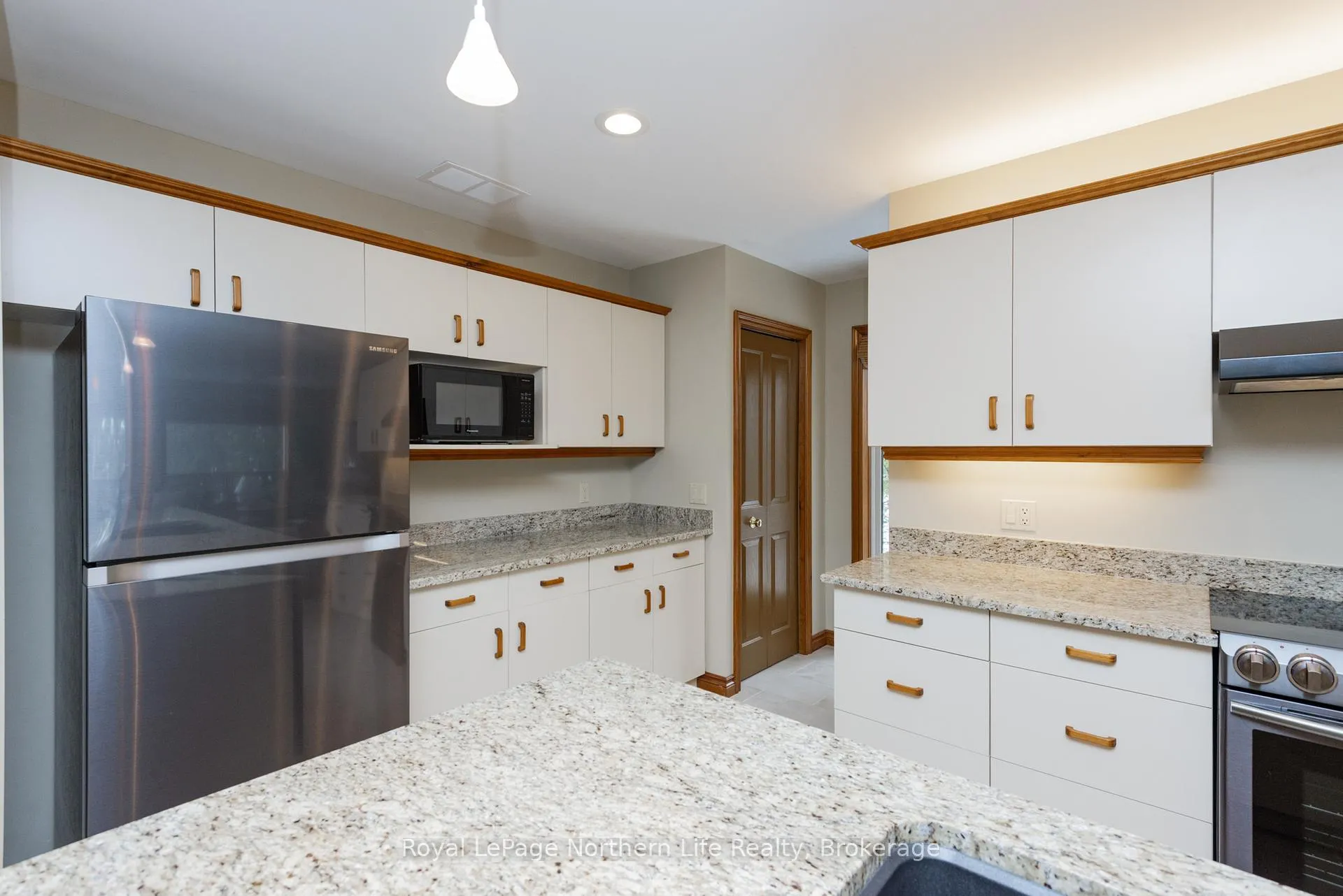 Photo 11 of 350 Ross Drive, North Bay, Birchaven — HOMEH