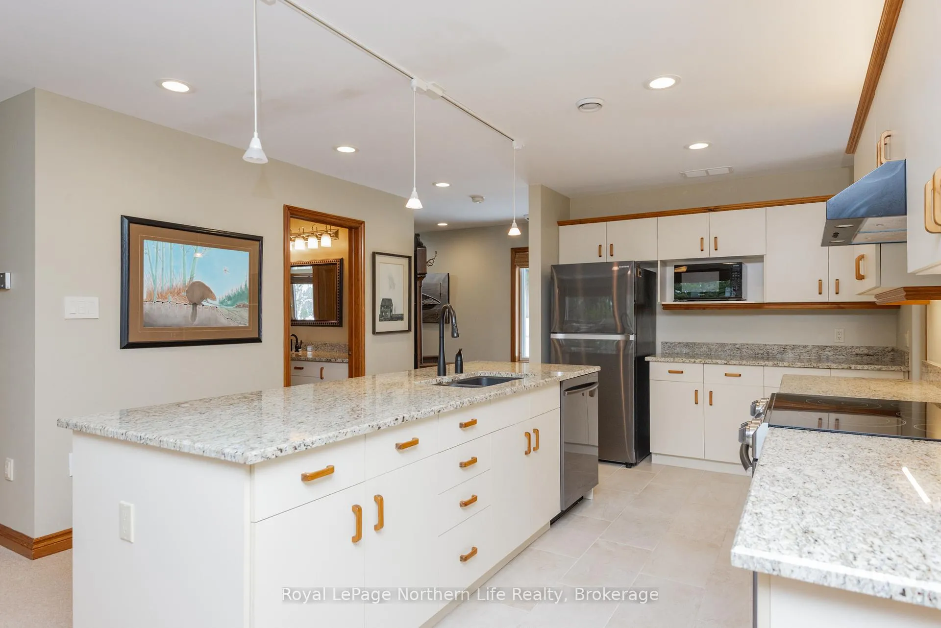 Photo 13 of 350 Ross Drive, North Bay, Birchaven — HOMEH