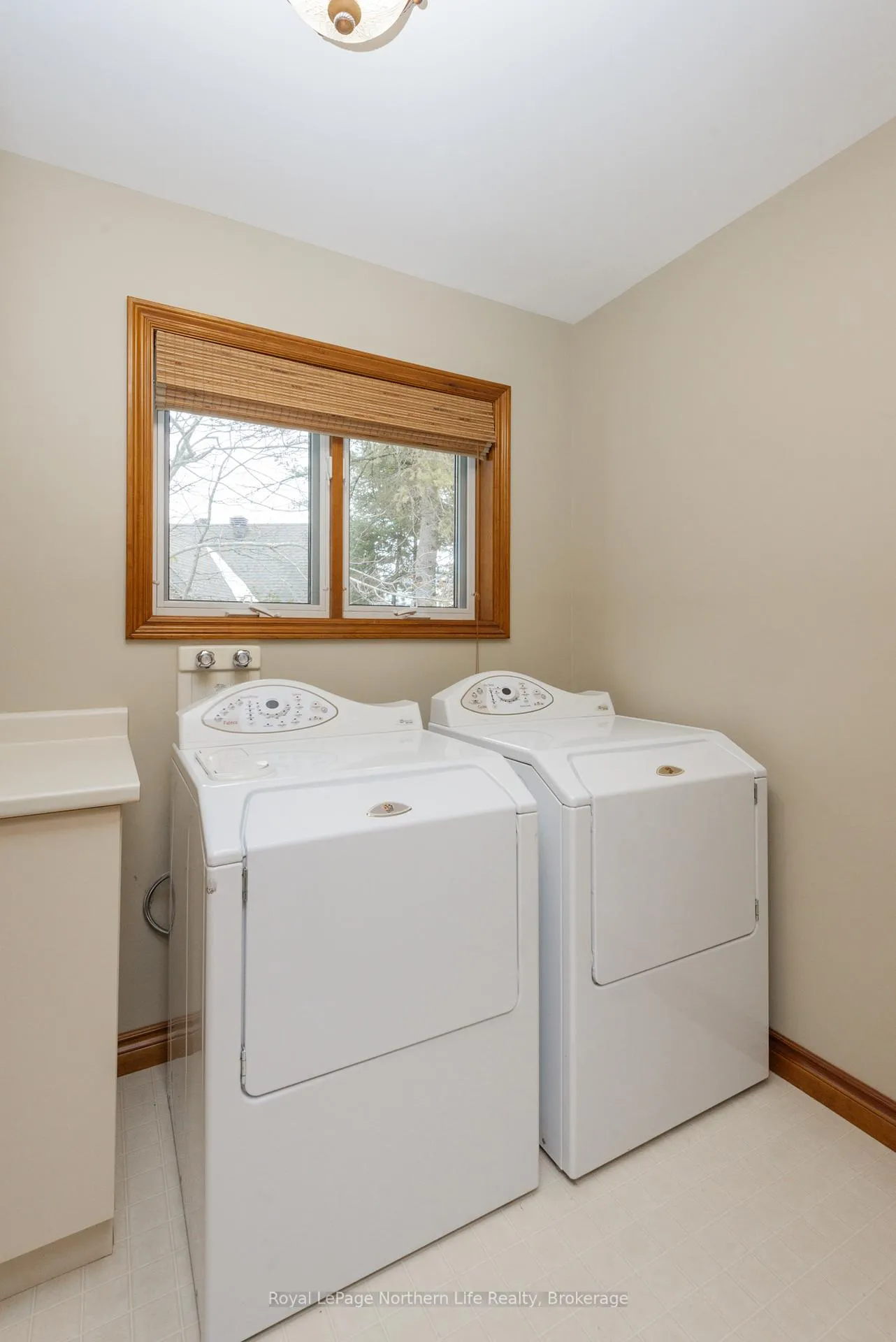 Photo 33 of 350 Ross Drive, North Bay, Birchaven — HOMEH