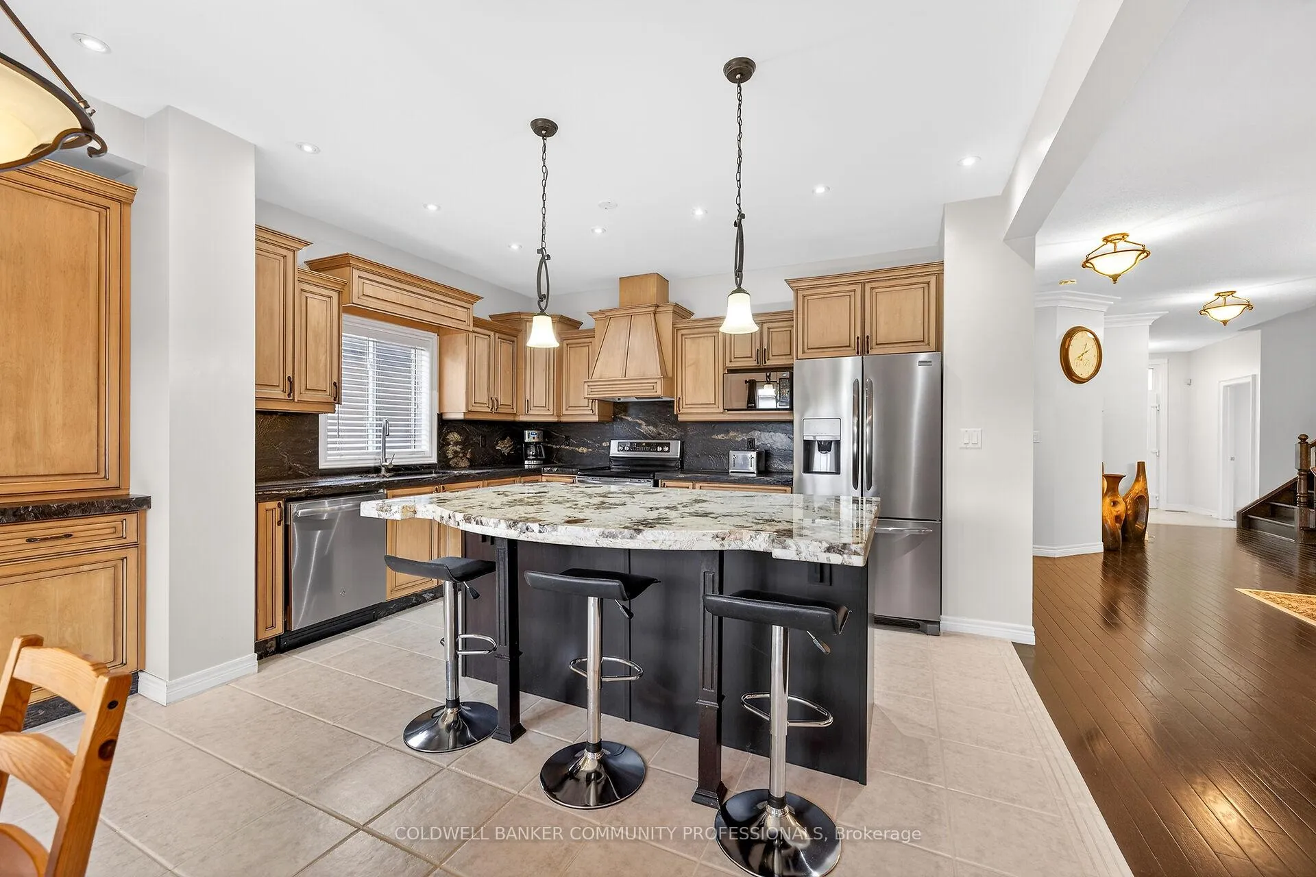 Photo 7 of 182 Irwin Avenue, Hamilton, Meadowlands — HOMEH