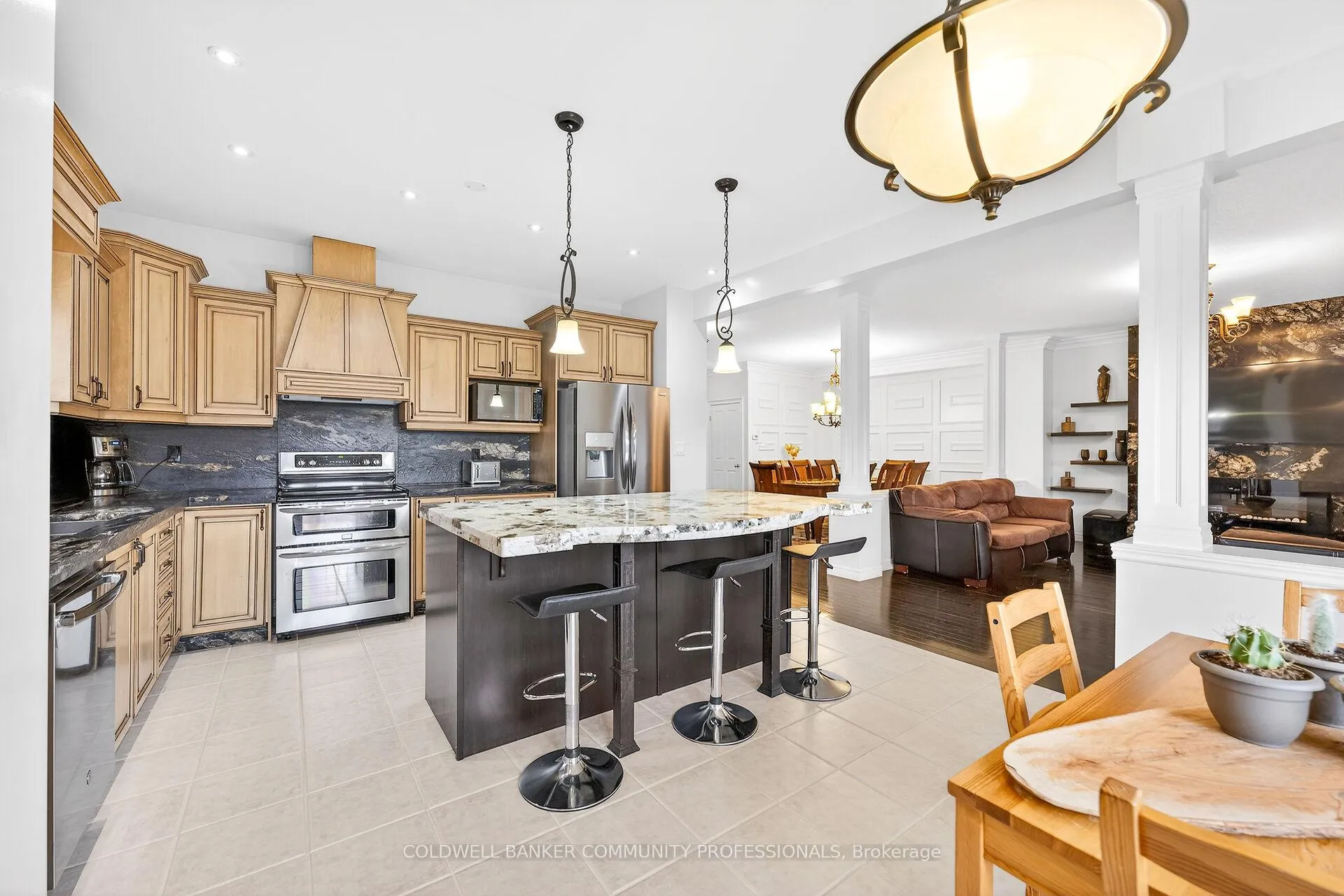 Photo 6 of 182 Irwin Avenue, Hamilton, Meadowlands — HOMEH