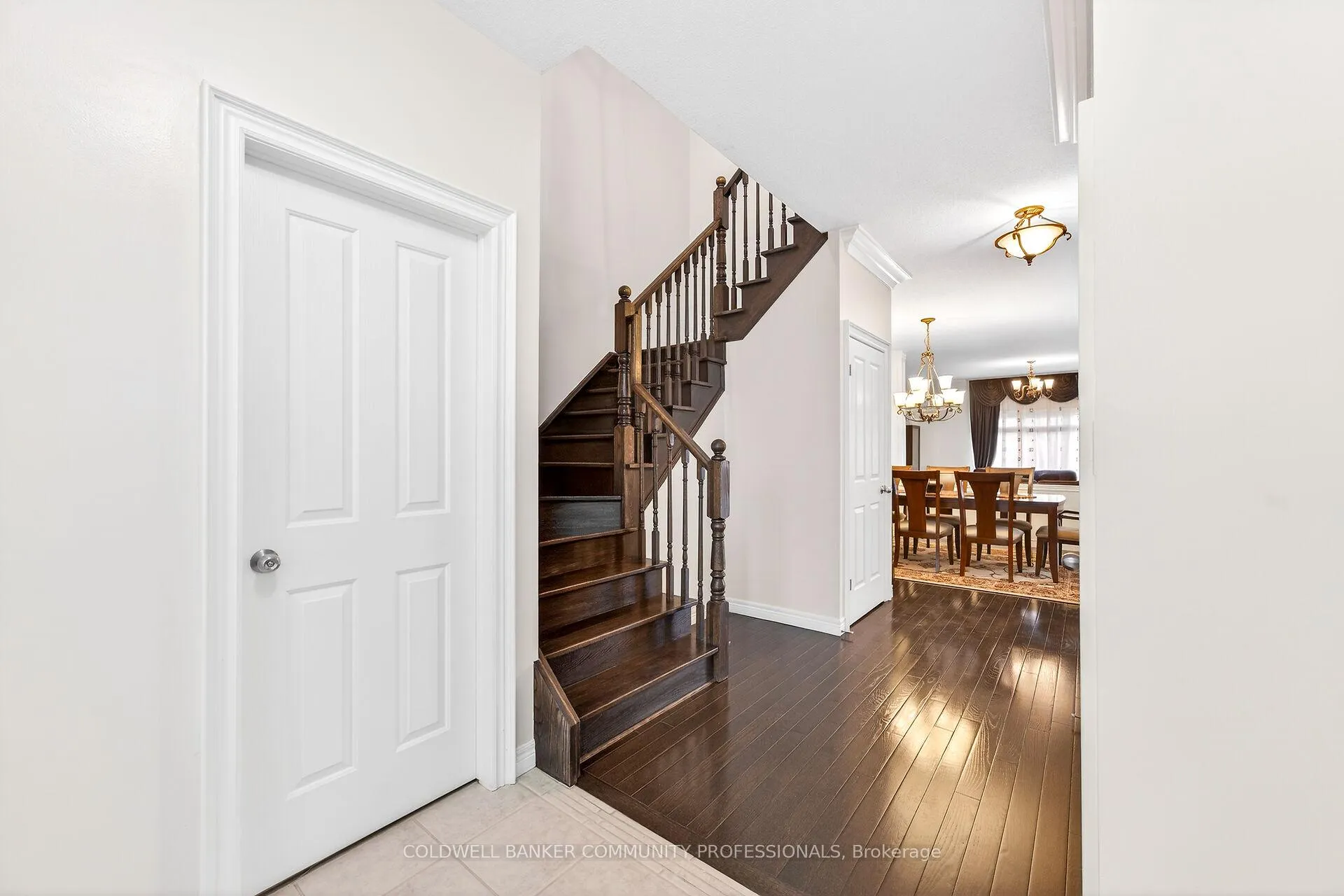 Photo 4 of 182 Irwin Avenue, Hamilton, Meadowlands — HOMEH