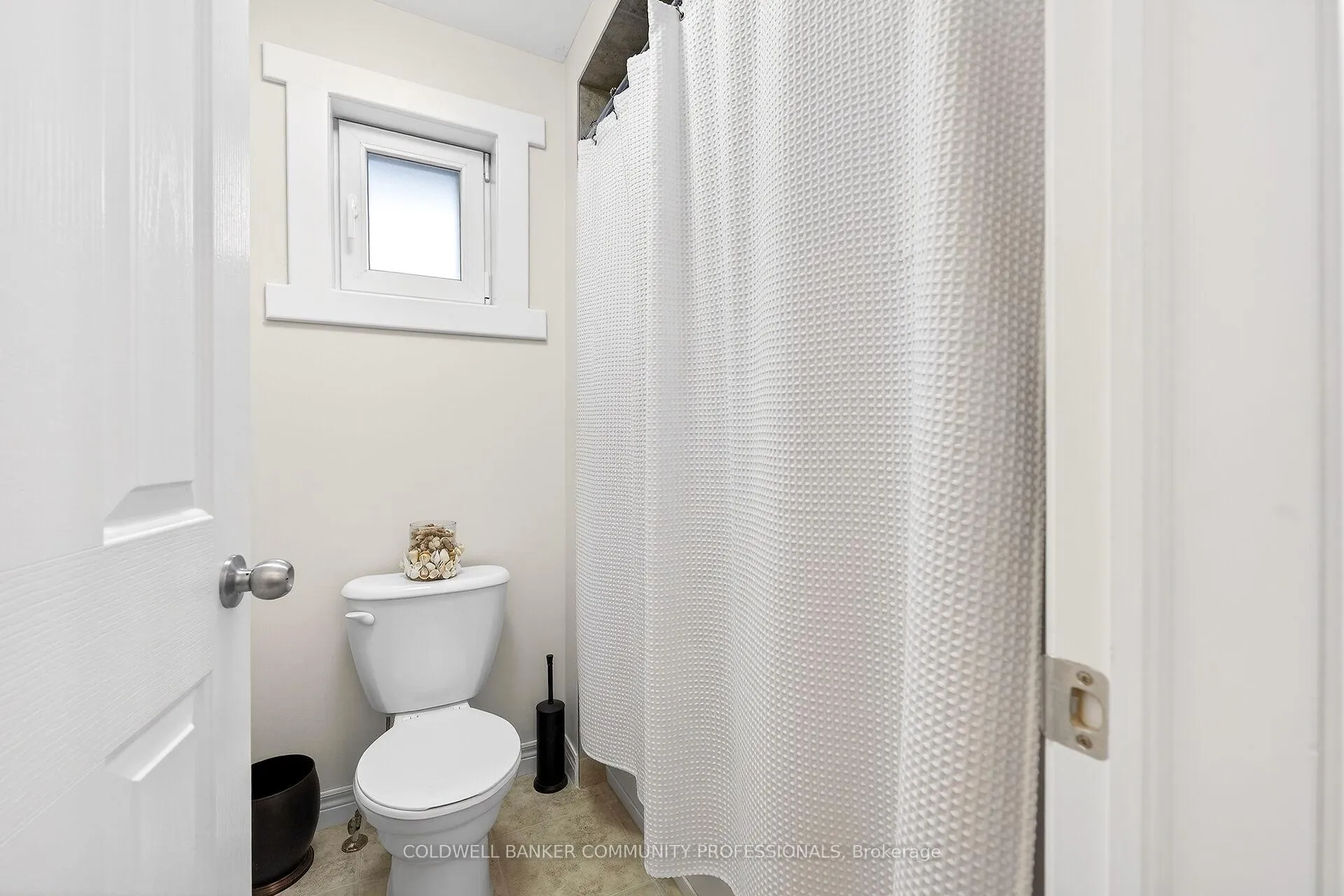 Photo 36 of 182 Irwin Avenue, Hamilton, Meadowlands — HOMEH