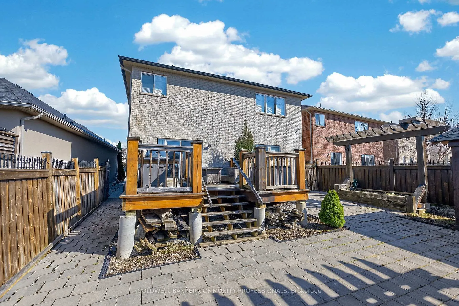 Photo 44 of 182 Irwin Avenue, Hamilton, Meadowlands — HOMEH