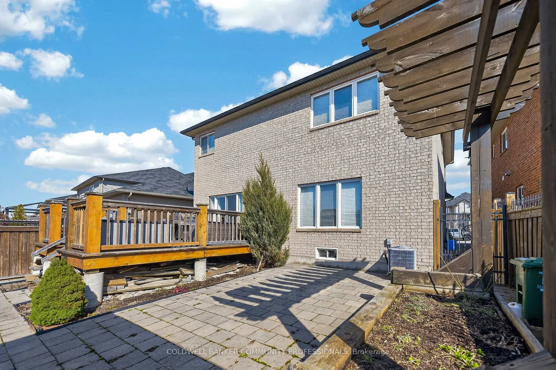Photo 47 of 182 Irwin Avenue, Hamilton, Meadowlands — HOMEH