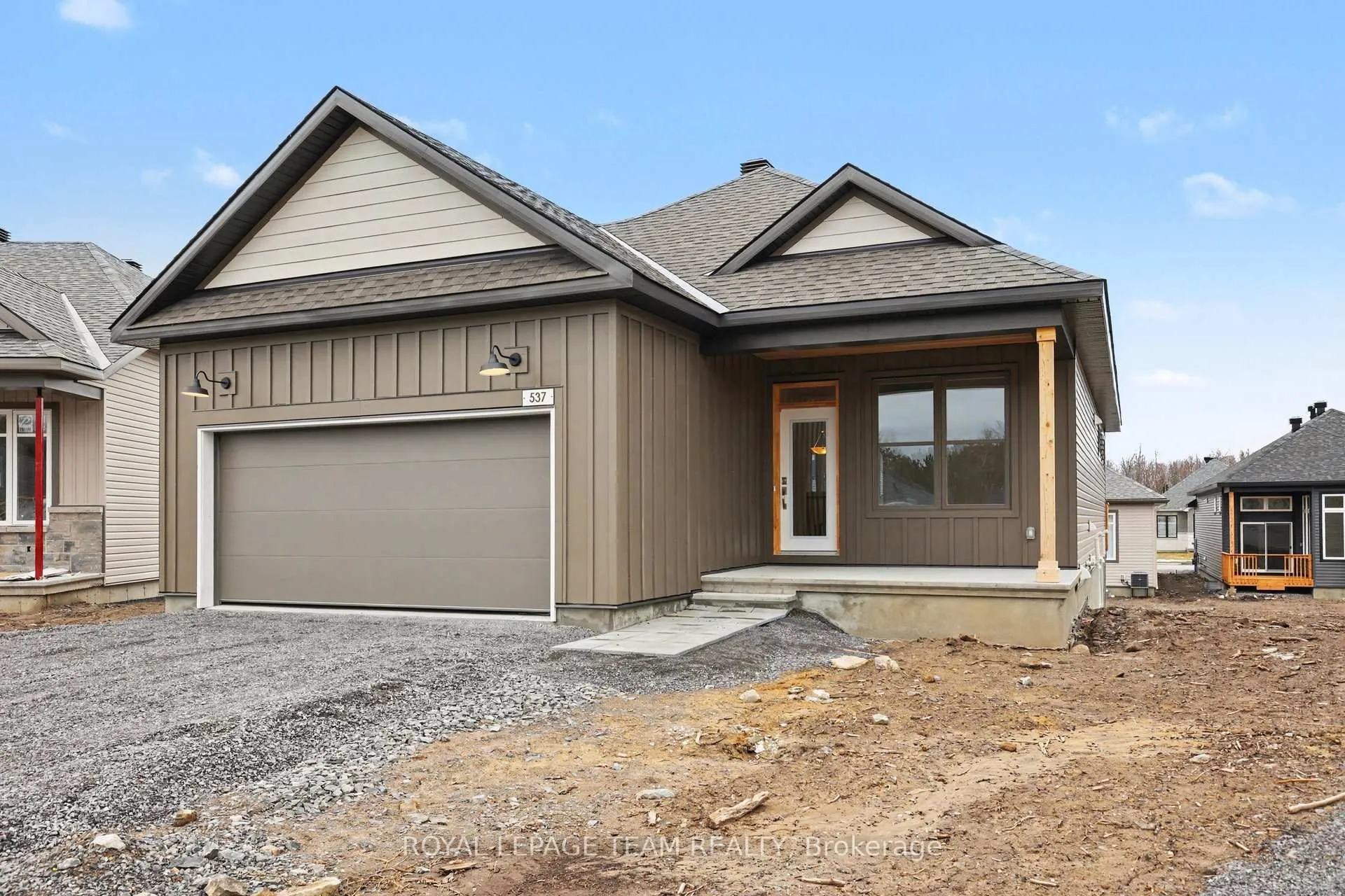 Photo 3 of 537 Swinley Crescent, Augusta, Augusta Twp — HOMEH