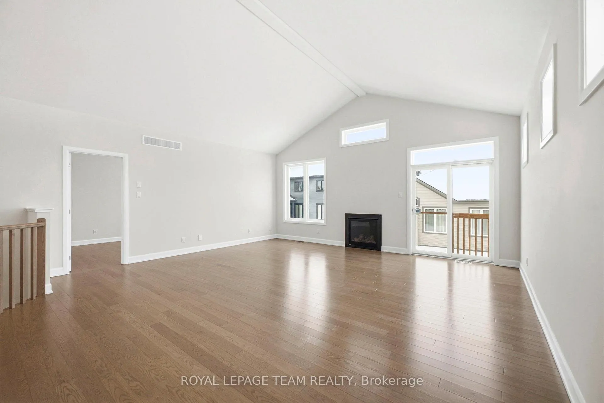 Photo 6 of 537 Swinley Crescent, Augusta, Augusta Twp — HOMEH