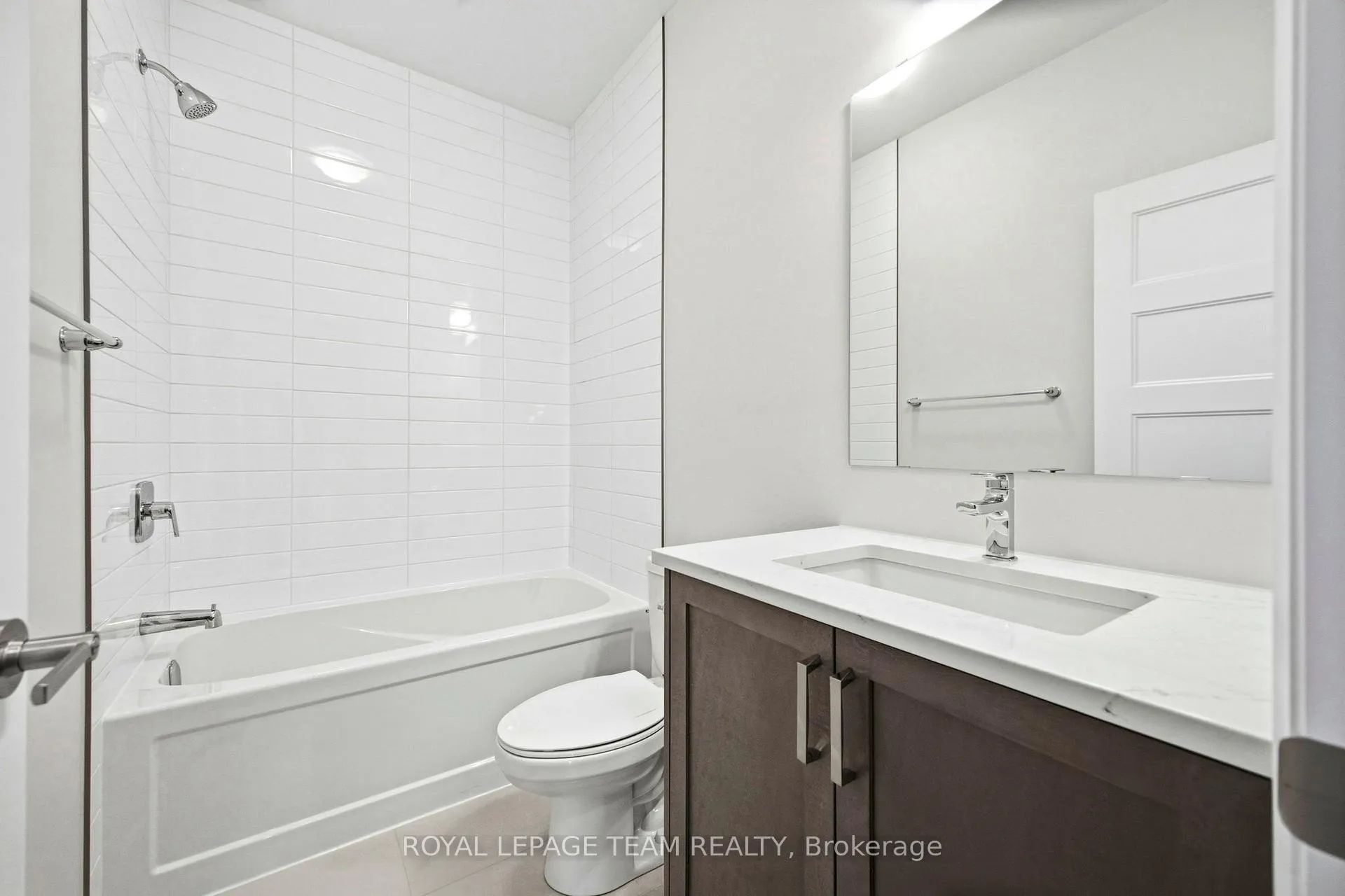 Photo 23 of 537 Swinley Crescent, Augusta, Augusta Twp — HOMEH