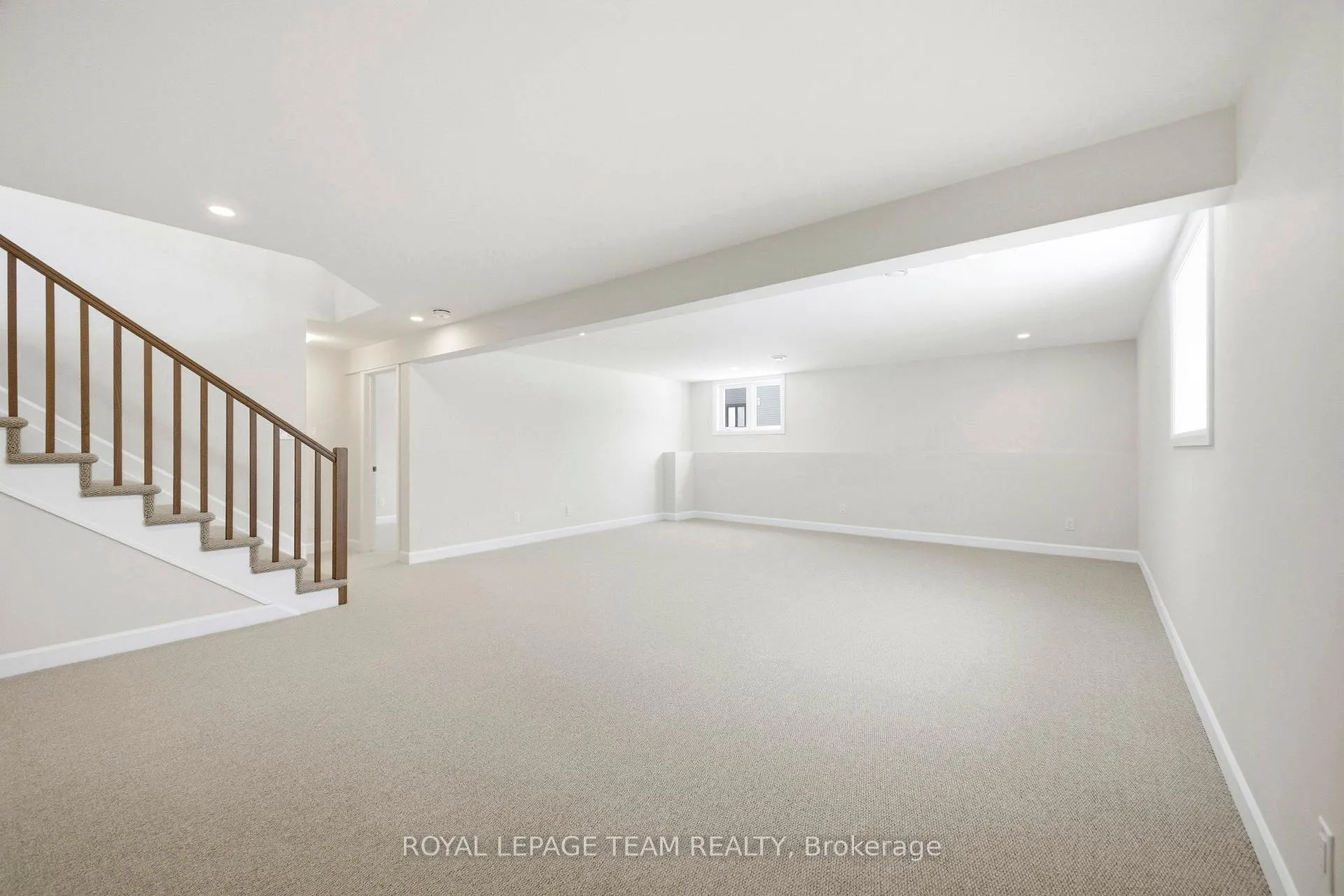 Photo 31 of 537 Swinley Crescent, Augusta, Augusta Twp — HOMEH