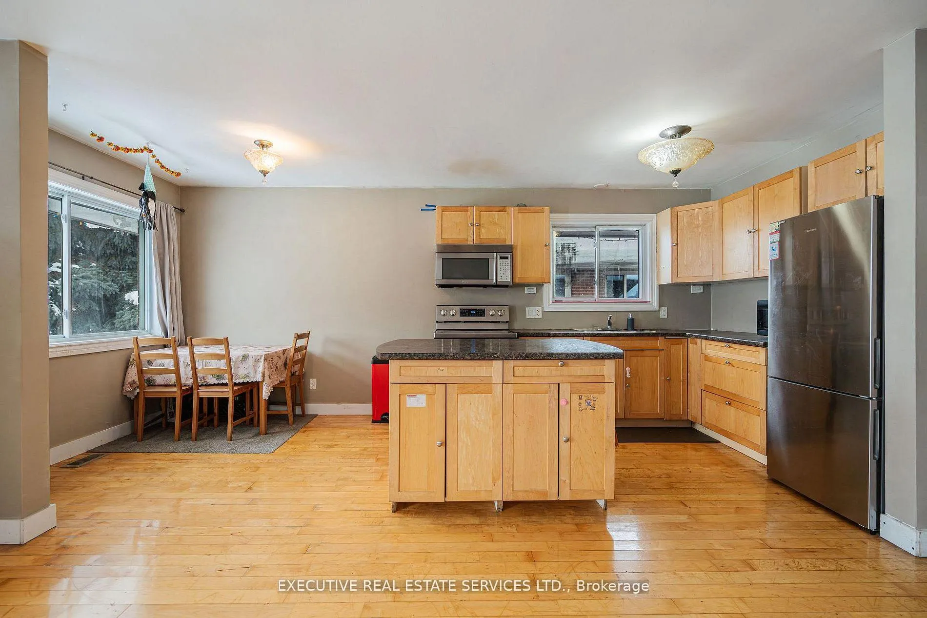 Photo 4 of 268 Ross Avenue, Kitchener, Stanley Park — HOMEH